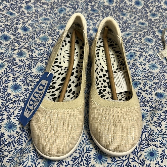 Hey Dude | Shoes | Hey Dude Womens Size Casual Tan Shoes  NWT Hey Dude Savannah Slip On Classic Nude/Gold